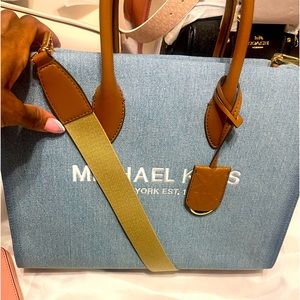 Michael Kors Denim Tote bag! Beautiful summer fabric!